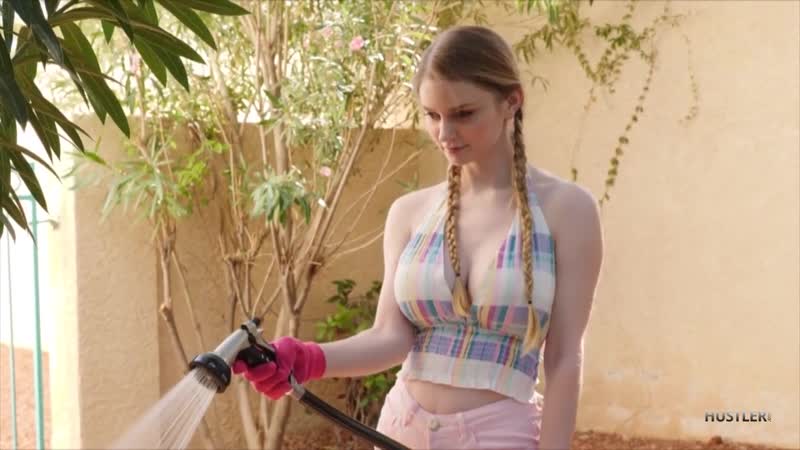 Nadya Nabakova alias Bunny Colby [tout le sexe, hardcore, pipe, gros seins]