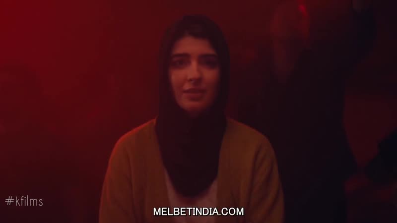 Pakistanisches muslimisches Mädchen im Hijab wird in einer amerikanischen Filmszene nackt gefickt, oben ohne, Muslima, nackter Sex (arabisch, türkisch, ägyptisch, heiß)