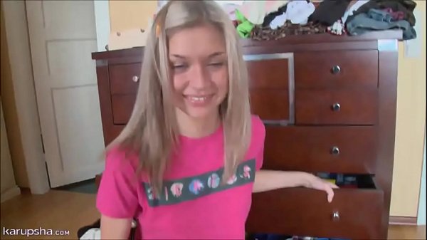 Tatianna ama la masturbación con consolador anal