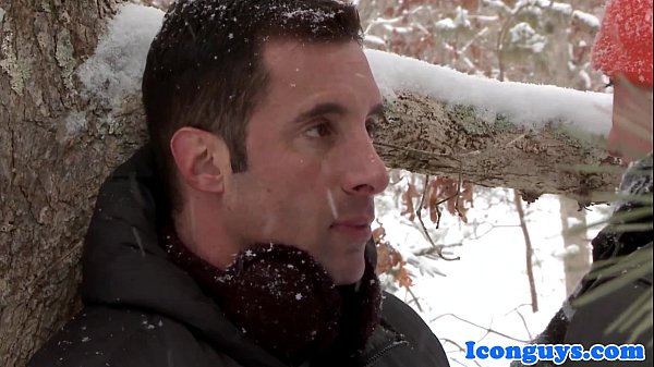 Maromo aficionado chupado una polla follando con su amante