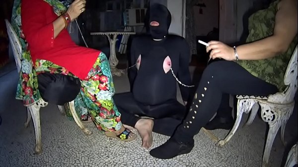 Mistress Makali uses ashtray