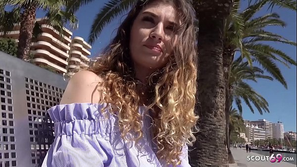 GERMAN SCOUT - Magaluf Urlauberin Candice f&uuml_r Geld am Strand gefickt bei Strassen Casting