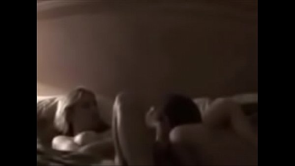 Watching girl eating wife'_s pussy