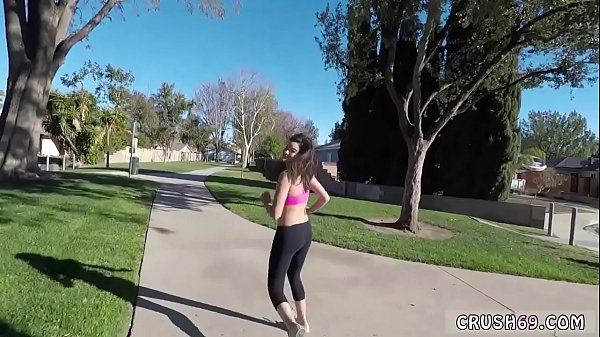 matrigna amica della figliastra fortunata di soldi affamata compagna della figliastra