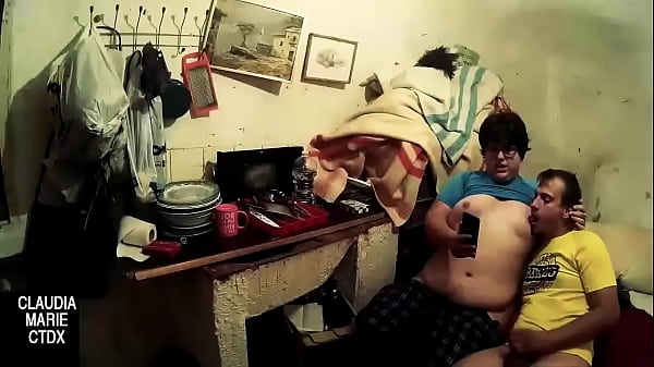 Couple records himself with his cell phone while he performs oral sex on her. Fat pussy food