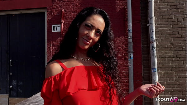 SCOUT TEDESCO - CASTING DI SESSO ANALE IN STRADA PER LA MILF MORGAN SOTTILE E LUNGA LABIA