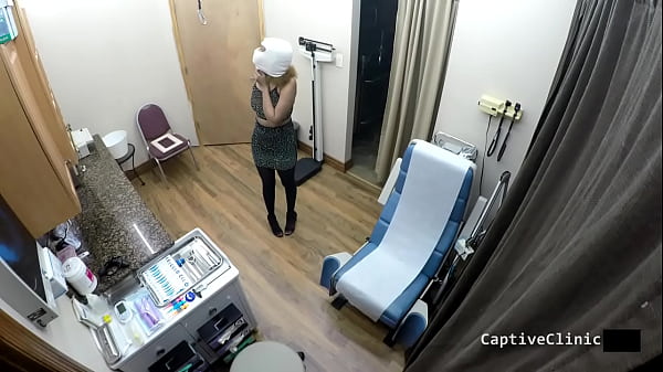 Toda la vida de Taylor Ortega ha sido una broma cruel: ¡Taylor ha sido criada para los extraños experimentos médicos y los placeres pervertidos del doctor Tampa! ¡Mira la película completa de 2 horas solo en BondageClinic! reponer