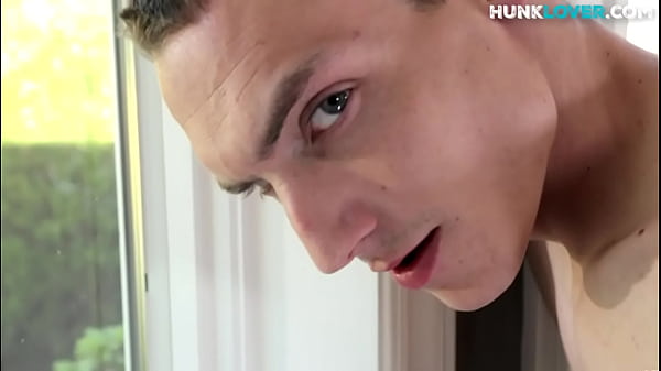 Amateur jock shows body and enjoys indoor masturbation