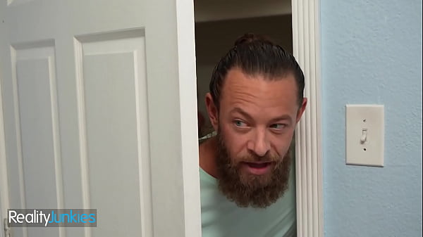 (Brad Newman) Fucks And Fills His GF&rsquo_s (Alyx Star) Pussy With His Cum - Reality s