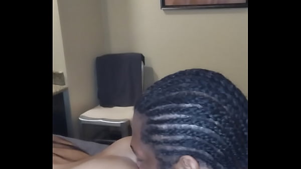 Trời ạ, cô ấy thích bị cô ấy liếm đít!