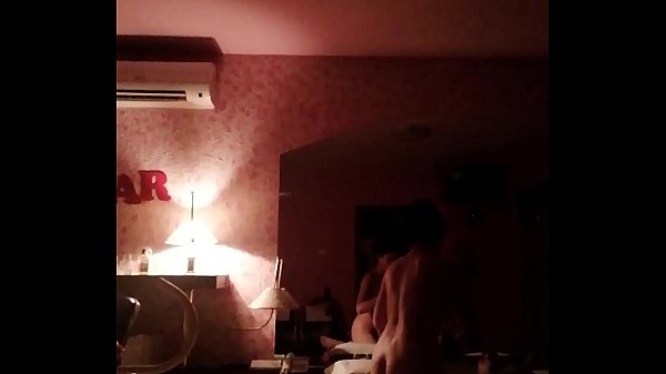 Ro y Lu otro video casero. Chico joven no aguanta mucho la cabalgata de mi mujer.