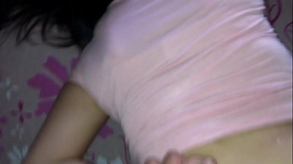 Ich ging in sein Zimmer, um mir sein Gesäß anzusehen, ich hätte nicht gedacht, dass er mich das alles hineinstecken lassen würde.