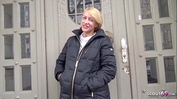 GERMAN SCOUT - BERLIN THỂ DỤC VÀ HÌNH XĂM MÔ HÌNH SANDY FUCKED ĐỂ KIẾM TIỀN TẠI ĐƯỜNG ĐÚC