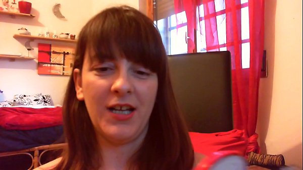 वास्तव में रोमांचक हस्तमैथुन केला और गांड में ऊँची एड़ी के जूते जब तक कि पूरा फर्श गीला न हो जाए