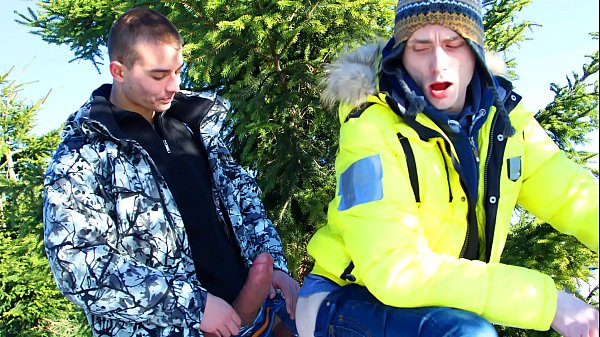 Due ragazzi gay scopano fuori