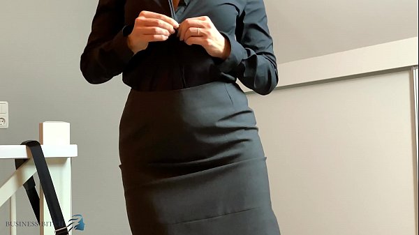 asistente personal recibe una follada anal que termina con su primer orgasmo anal, Business Bitch