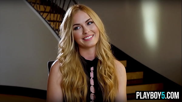 华丽的大屁股金发女郎花花公子模特贝利·雷恩全裸