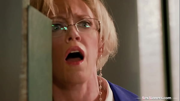 ¿Ustedes dos intentan aprender con sus grandes pollas en mi biblioteca?