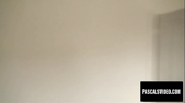 Amazing amazing Teen performs