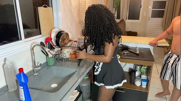 BLACK MAID FODE FORTE COM O FILHO DO CHEFE.