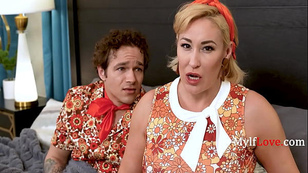 Sie werden uns feuern, wenn wir nicht im Live-Fernsehen ficken, Stiefmutter! - Ryan Keely | MylfLove