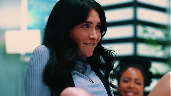 E se l'ufficio di Sissy n. 4? Storia con didascalie di Sissy