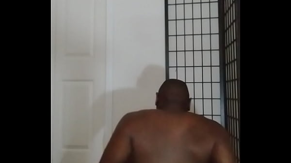 Có mặt khi cần thiết để tập thể dục miễn phí với nhạc nền để đánh lạc hướng bản thân khỏi việc thủ dâm hoặc xem phim khiêu dâm quá nhiều 2