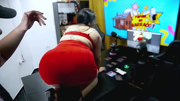 Ruan ha attaccato Pri Melancia nel modo giusto, le ha legato le braccia con le manette e l'ha riempita di baci, afferrandole persino la figa - P&aacute_pum no Barraco Podcast!