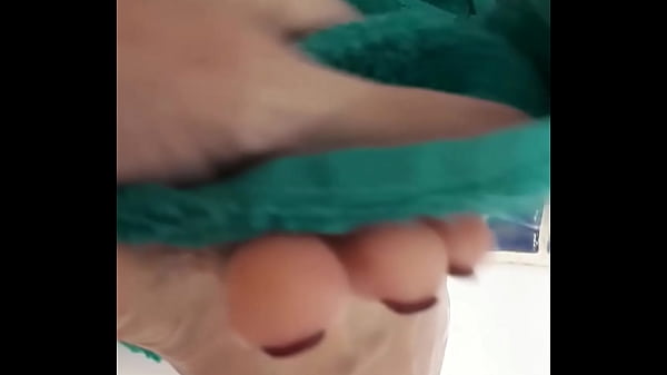 Toe-mato toes routine, warning: may cause spontaneous erection