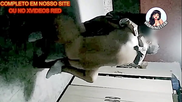 Sexy Amateur-Teenager tritt auf