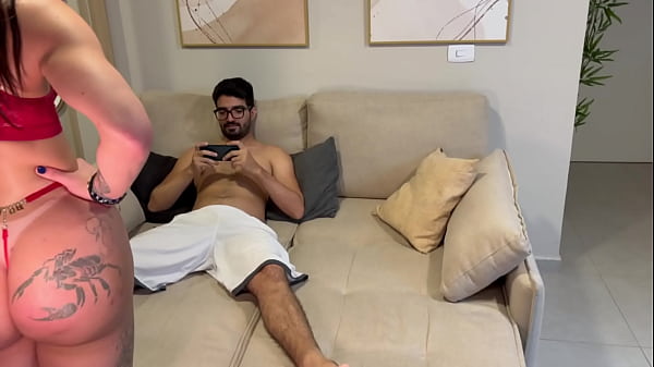 My nerdy nerdy boyfriend didn't pay me any attention, so I suckled him while he was playing, the kid couldn't resist and tore my ass hard / Complete on SHEER AND RED