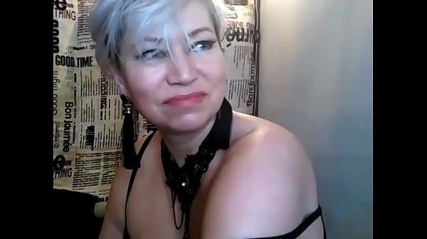 Affascinante succhiacazzi maturo.!.))