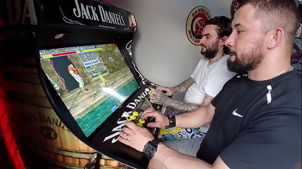 Dois Jogadores, Uma M&aacute_quina e Muita Adrenalina