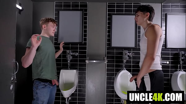 Was starrst du da an, Angel Elias, Ezrah Mahomes?