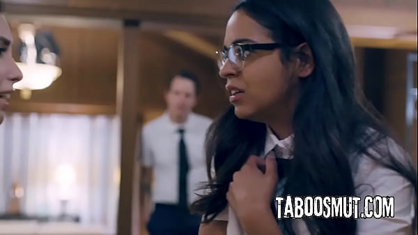 Áp lực ngang hàng - Casey Calvert, Vienna Black