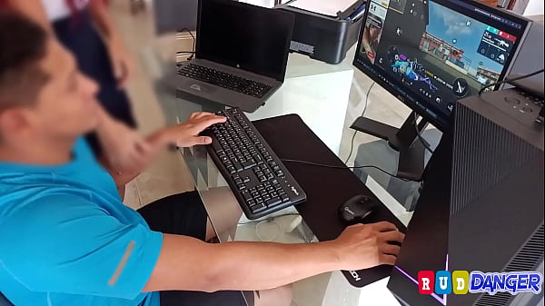 Sexy anal Teen enjoys herself