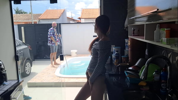 The cuckold comes face to face with the house's pool man, sitting his ass on his wife's ass!