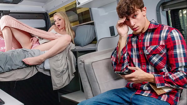 Cecelias verborgenes Verlangen: Eine heiße Nacht mit ihrem Stiefbruder