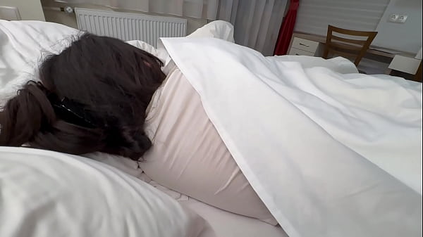 Le pedí sexo a mi hermanastra para el desayuno y lo conseguí, nena.