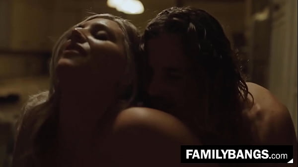 FamilyBangs.com ⭐ Stalker Boy assustou sua madrasta no meio da noite, Tyler Nixon, Kayley Gunner