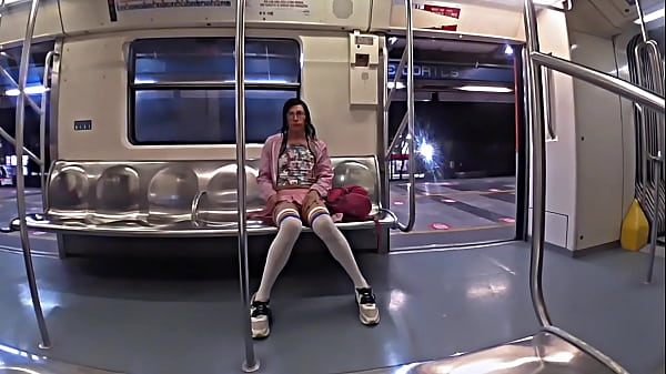 He saw me showing off in the subway with a whore skirt, so he asked me to make him a little jacket REAL CRUSHING IN THE SUBWAY, masturbating a stranger