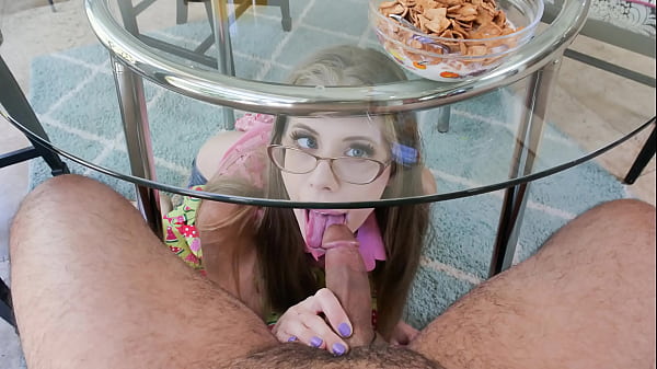 La frizzante MILF Kyaa Chimera beve il cazzo grosso del figliastro - Cheatermom