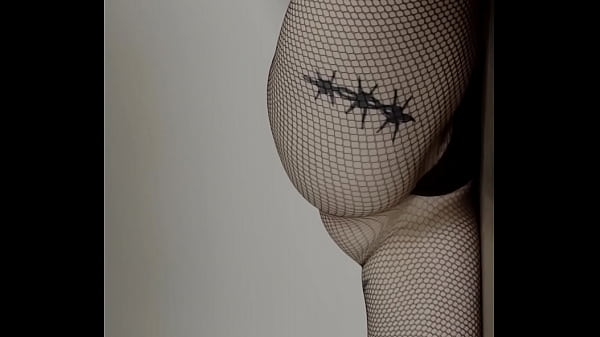 SEXY FISHNET BABE, DO YOU LIKE FISHNETS?