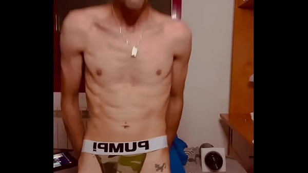 Legato, giocattolo e olio