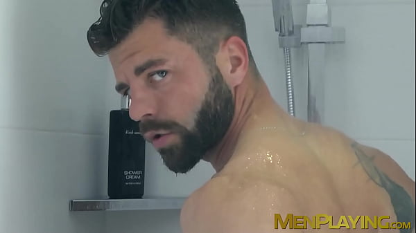 西装种马 Hector de Silva 自慰他的大鸡巴