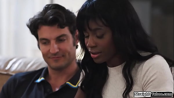 J'ai un plan pour baiser mon colocataire ébène et cela implique du porno