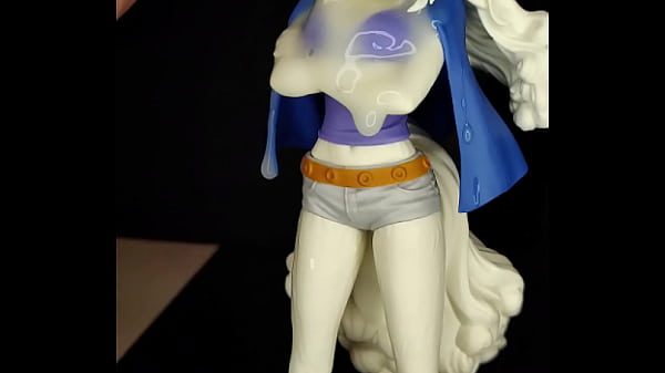 Wanda (One Piece) figure slow-motion