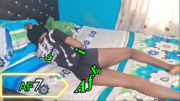 Sono entrato nella stanza della bella figlia del mio capo e l'ho scopata così forte