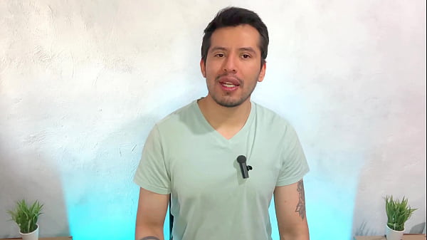 The male garbage collector ends up giving the tasty passive gym instructor cock! pre&ntilde_e in that huge ass. sexual story