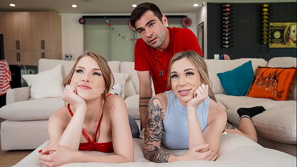 फ़्रीयूज़-शैली के रूममेट पार्टी के लिए घर की व्यवस्था कर रहे हैं जिसमें बहुत सारी फ़्रीयूज़िंग शामिल है! - भाड़ में जाओ कभी भी